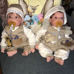 Twin collectible dolls